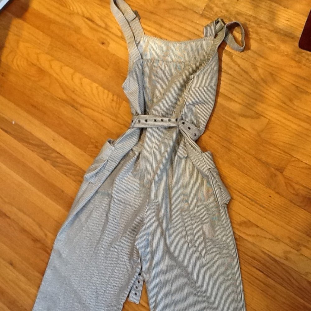 Urban Outfitters Super Cute Modern "Overall" Jumpsuit - Picture 5 of 6